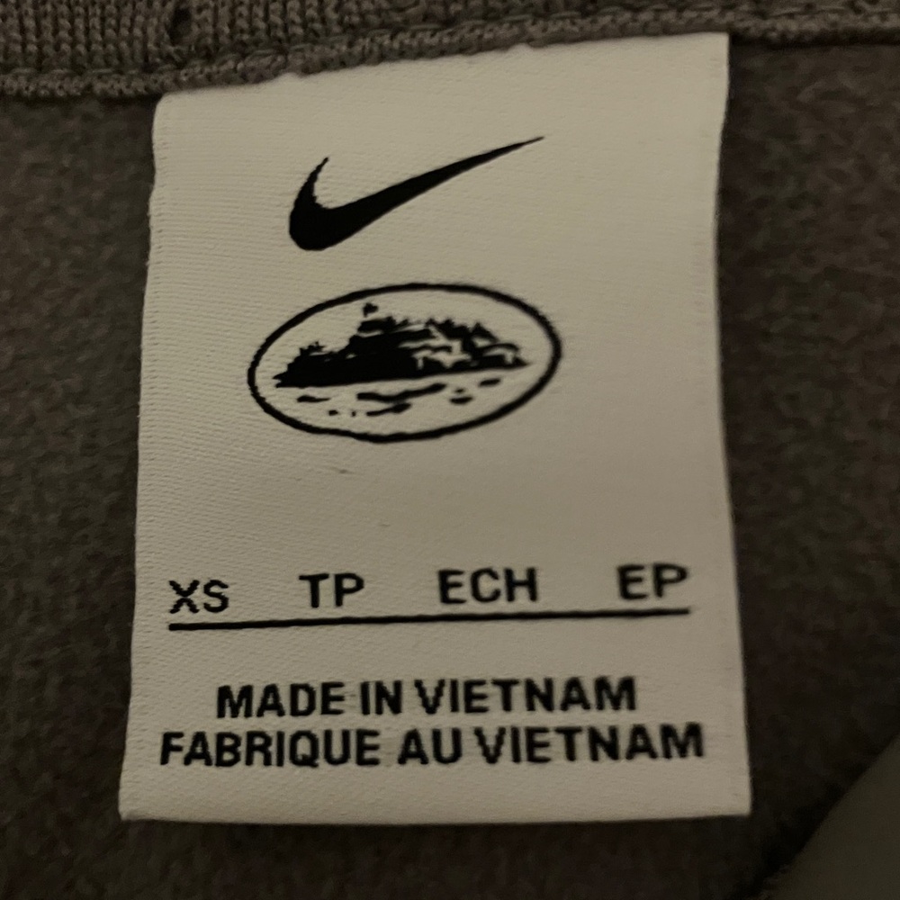 Nike x Corteiz Mid Layer Pullover
Flat pewter gray - Picture 3 of 8